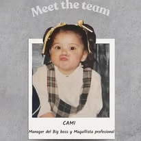 Cami en su foto de infancia, tarjeta de Meet the team